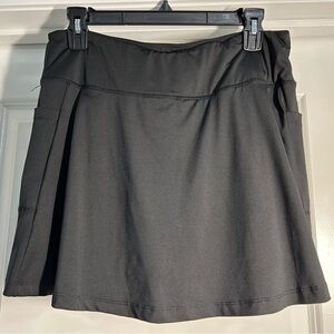 Black Athletic Skort with pockets on the side-Size Large
